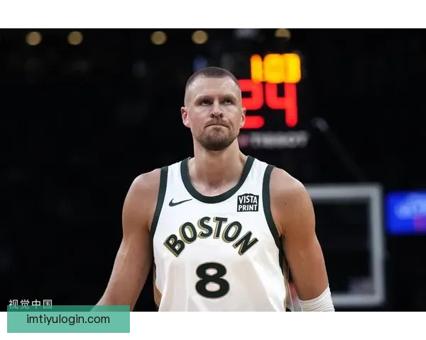 勇士伤兵潮波尔津吉斯罚球时替补席仅剩两人七人缺阵成焦点